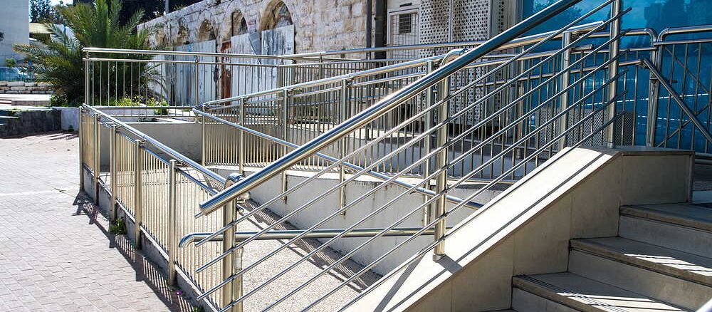 Nachhaltige Geländer: Wie Materialwahl Umwelt und Lebensdauer beeinflusst